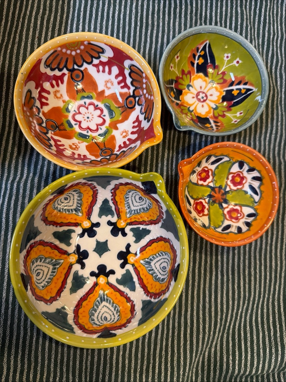 Anthropologie Izmir Set 4 Painted Ceramic Measuring Cups Colorful Floral Nesting